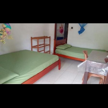 Dinesh Guest House Kataragama Bagian luar foto