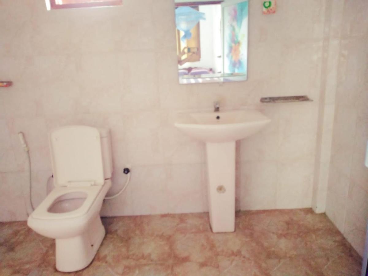 Dinesh Guest House Kataragama Bagian luar foto